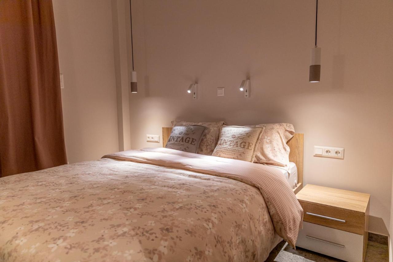 Elegant Apt 5' From Ampelokipi Metro Station Athens Luaran gambar