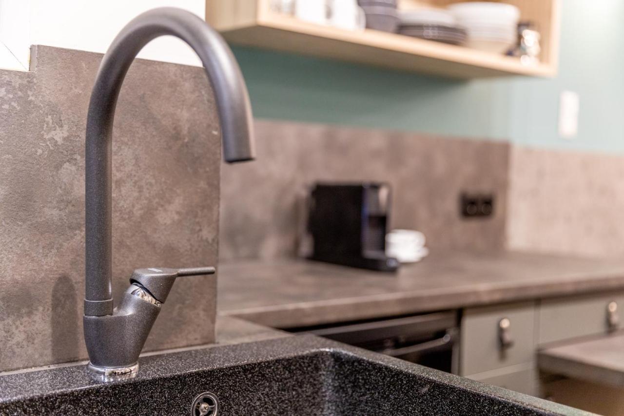 Elegant Apt 5' From Ampelokipi Metro Station Athens Luaran gambar